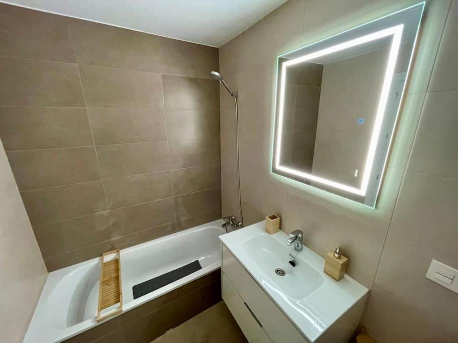 4new, 2 Bed 2 Bath Built 2024 With Community Pool And Local Apartment Mijas